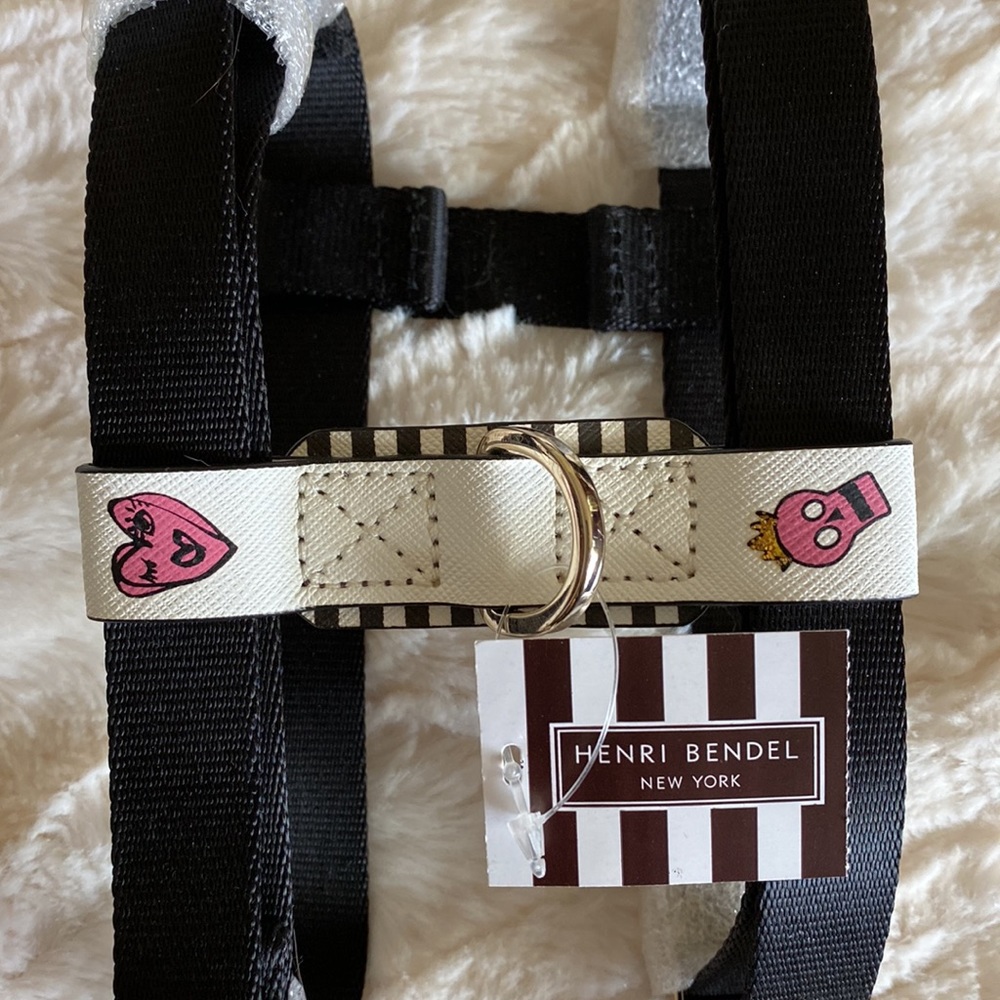 Henri Bendel Graffiti print pet Harness size: small/medium